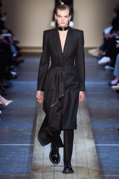 Look 2